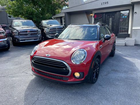 Used 2018 MINI Cooper Clubman FWD image 2