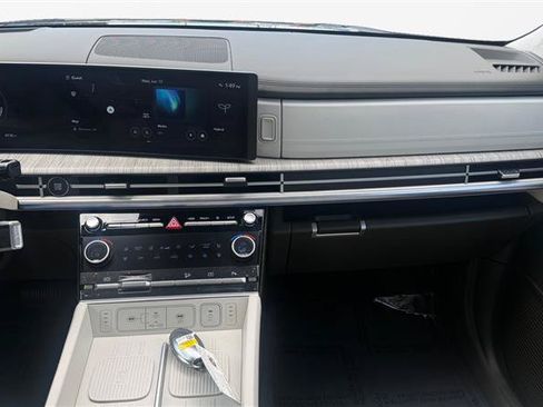 Used 2025 Hyundai Santa Fe Calligraphy FWD image 15
