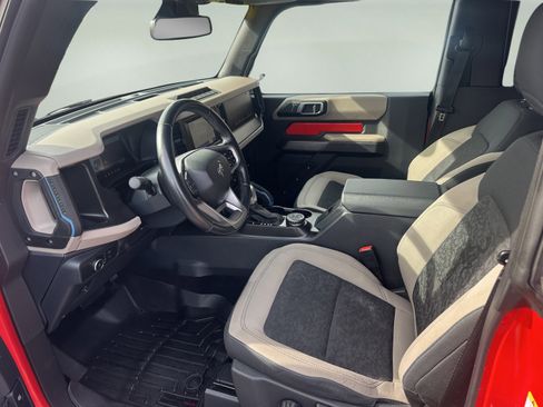 Certified 2022 Ford Bronco Wildtrak image 9