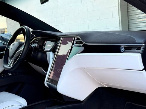 Used 2016 Tesla Model X Performance AWD/4WD image 12