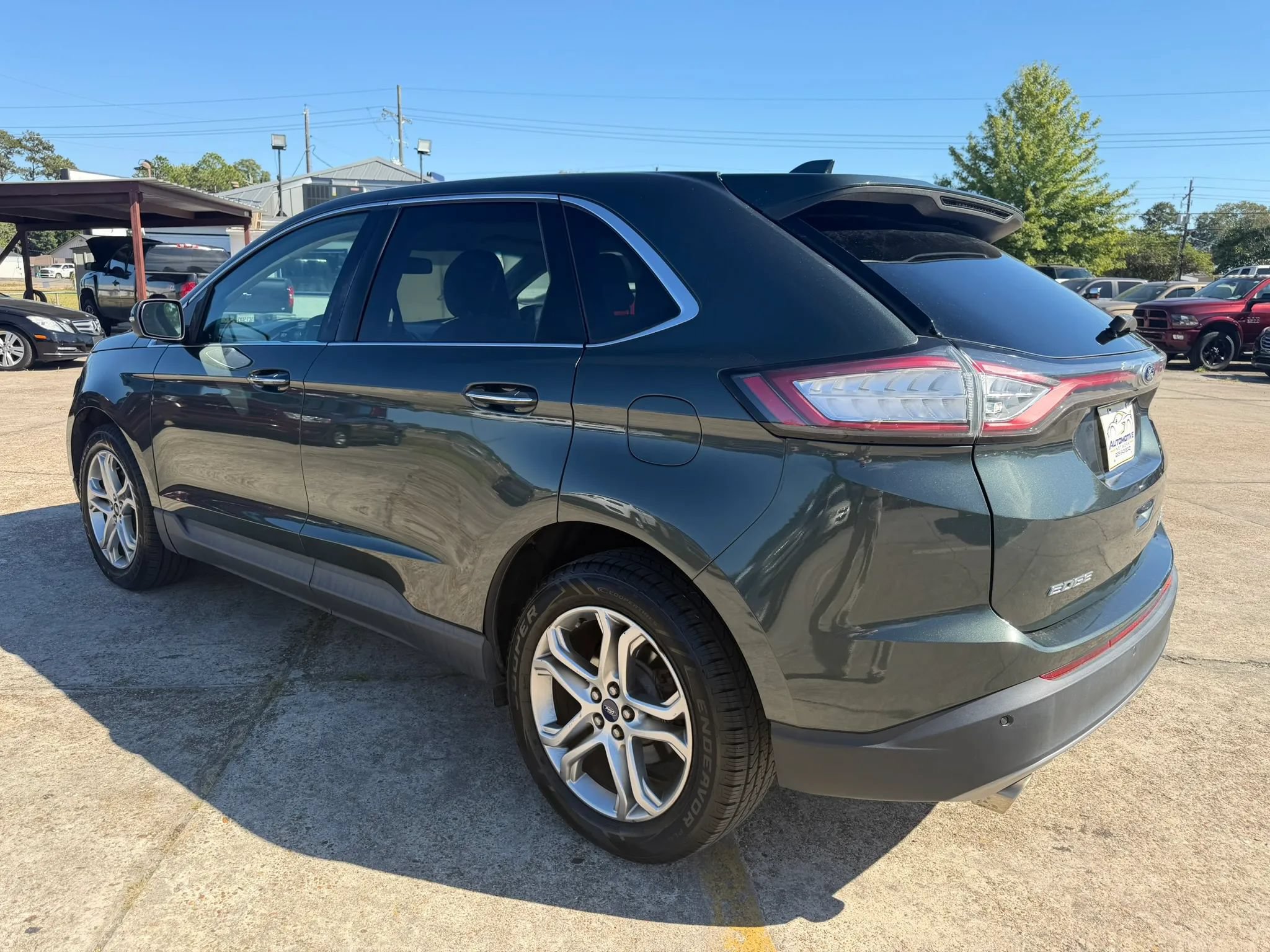 Used 2015 Ford Edge Titanium w/ Technology Package FWD image 3