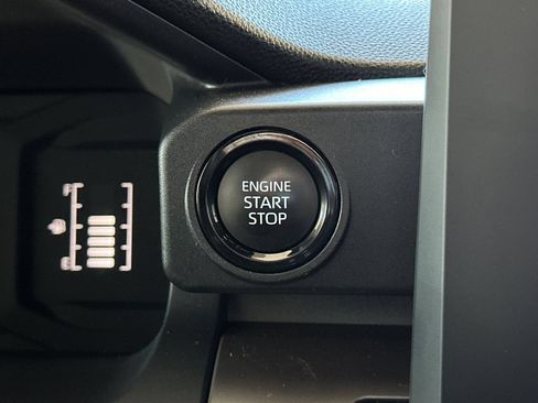 Used 2024 Toyota Tacoma SR5 AWD/4WD image 20