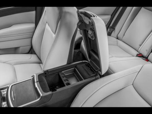 Certified 2023 Chrysler 300 Touring w/ Sport Appearance Package image 11