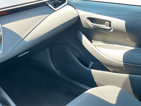 Used 2022 Toyota Corolla LE image 22
