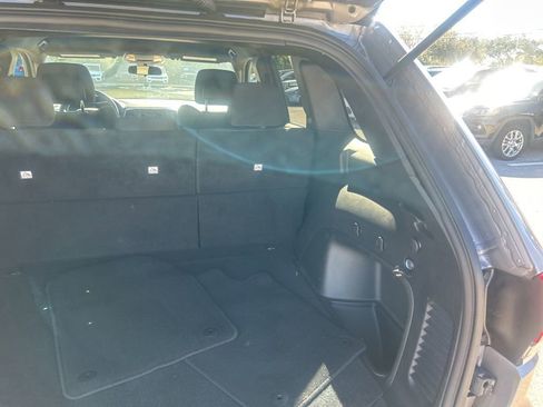 Used 2021 Jeep Grand Cherokee Laredo image 30