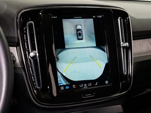 Used 2024 Volvo XC40 B5 Plus w/ Climate Package image 14