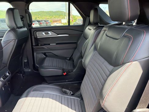 Used 2025 Ford Explorer ST-Line AWD/4WD image 11