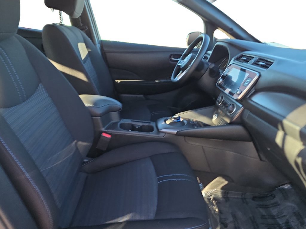 Used 2025 Nissan Leaf S FWD image 15