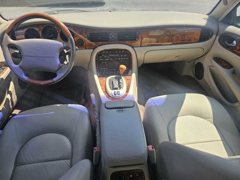 Used 2003 Jaguar XJ8 L RWD image 21