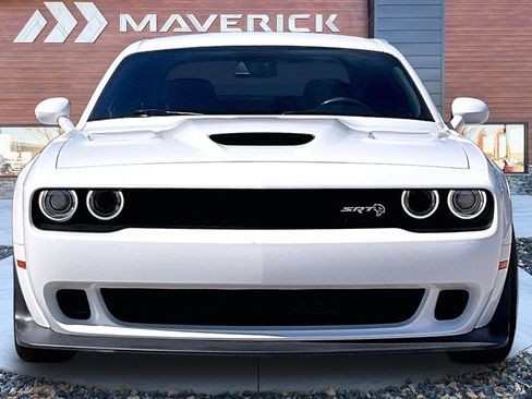 Used 2018 Dodge Challenger SRT Hellcat RWD image 2