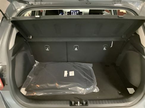 Used 2025 Hyundai Venue SEL image 48