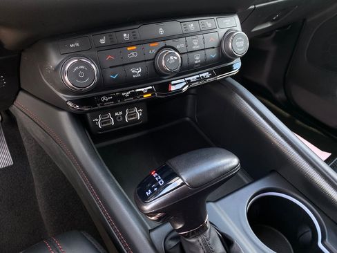 Used 2024 Dodge Durango GT image 16