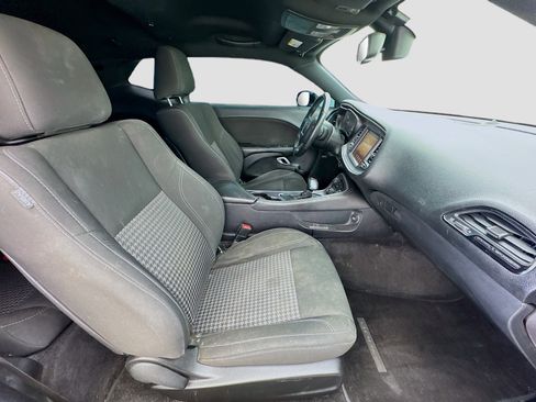 Used 2016 Dodge Challenger SXT w/ Blacktop Package image 18
