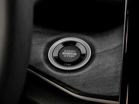 Used 2023 Jeep Grand Cherokee L Limited image 28