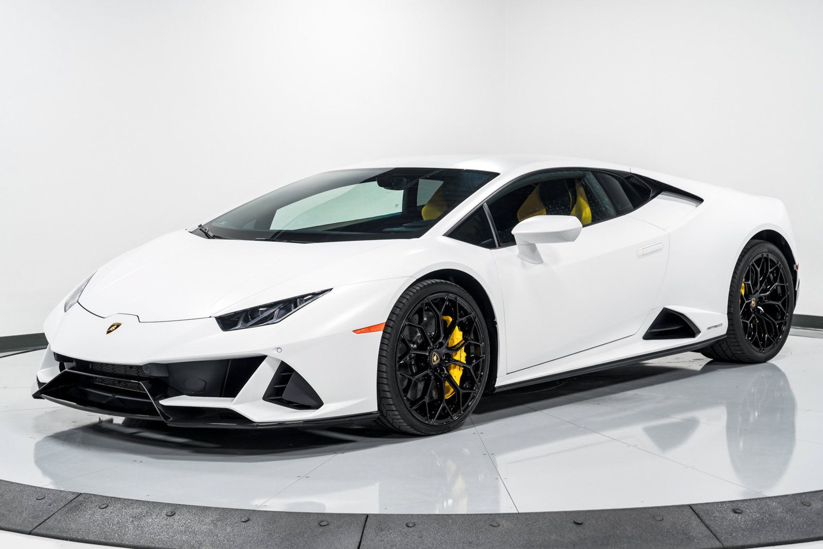 Used 2022 Lamborghini Huracan EVO AWD/4WD image 7
