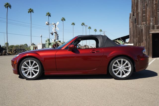 Used 2006 MAZDA MX-5 Miata Sport w/ Appearance Pkg RWD image 18