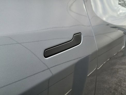 Used 2026 Tesla Model Y Long Range image 38