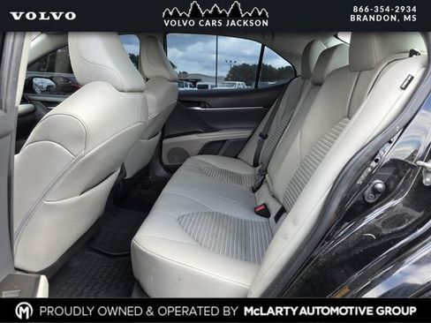 Used 2022 Toyota Camry SE FWD image 16