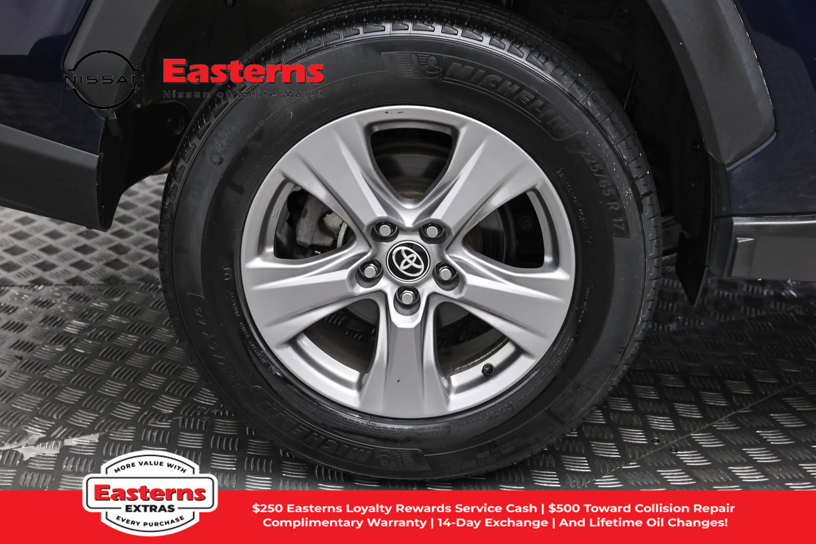 Used 2024 Toyota RAV4 XLE FWD image 31