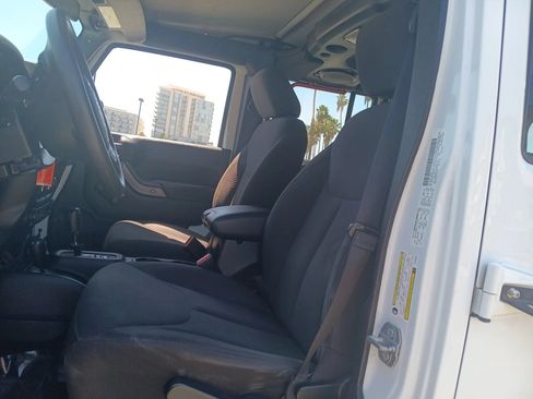Used 2014 Jeep Wrangler Unlimited Sport AWD/4WD image 11
