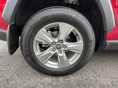 Used 2025 Toyota RAV4 XLE w/ Convenience Package FWD image 25