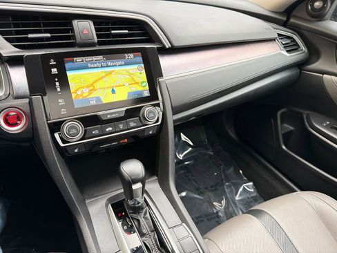 Used 2017 Honda Civic Touring image 22