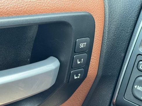 Used 2019 Toyota Sequoia Platinum AWD/4WD image 17