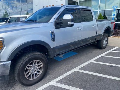 Used 2019 Ford F250 Lariat w/ Lariat Value Package AWD/4WD image 5