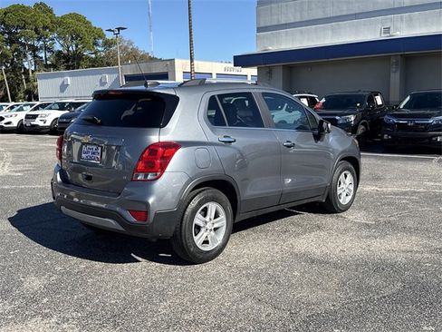 Used 2019 Chevrolet Trax LT w/ LT Convenience Package image 5