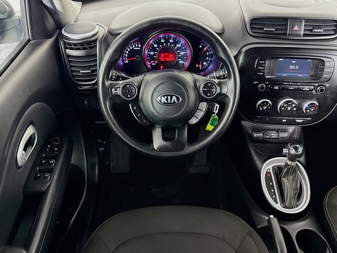 Used 2016 Kia Soul + image 16