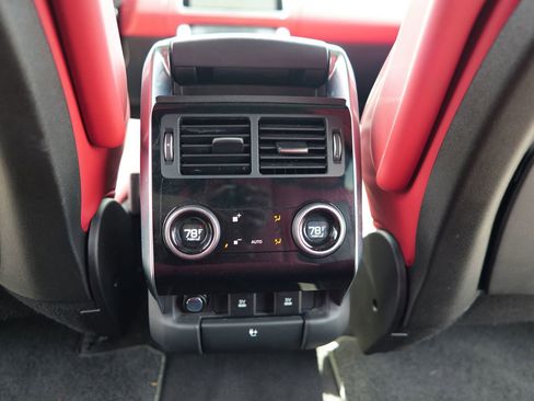 Used 2019 Land Rover Range Rover Sport HST image 32