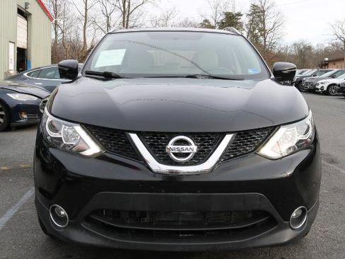Used 2017 Nissan Rogue Sport SV w/ SV Premium Package image 2