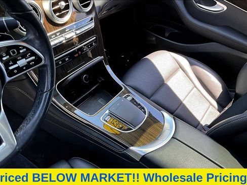 Used 2021 Mercedes-Benz GLC 300 w/ Premium Package image 21