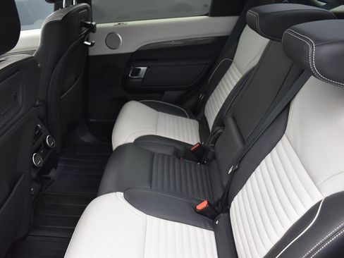 Used 2023 Land Rover Discovery HSE R-Dynamic image 16