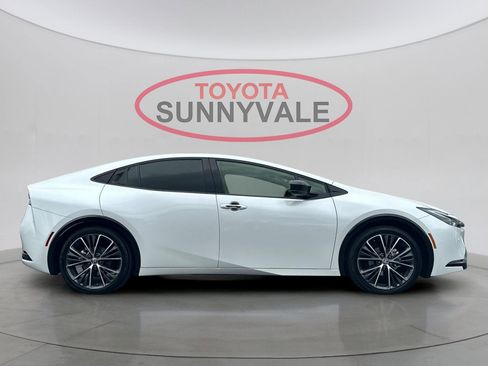 Used 2026 Toyota Prius XLE image 9