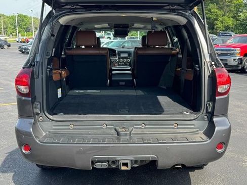 Used 2019 Toyota Sequoia Platinum AWD/4WD image 5