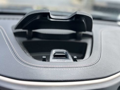 Used 2017 Jeep Cherokee 75th Anniversary image 22