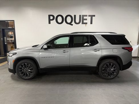 Used 2023 Chevrolet Traverse RS w/ LPO, Floor Liner Package AWD/4WD image 1