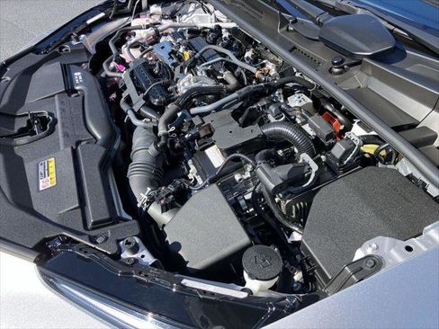 Certified 2025 Toyota Prius LE image 33