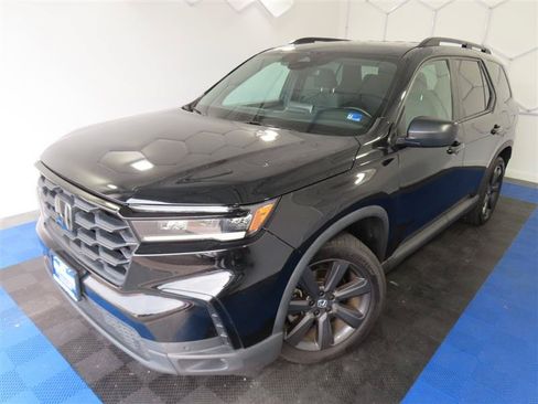 Used 2023 Honda Pilot Sport image 4