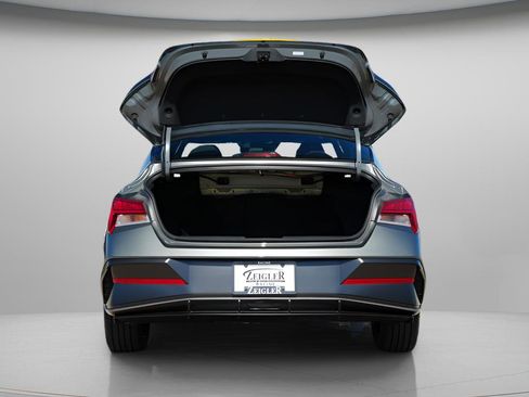 New 2026 Hyundai Elantra SEL Sport Premium FWD image 10