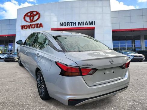 Used 2024 Nissan Altima 2.5 SV FWD image 3