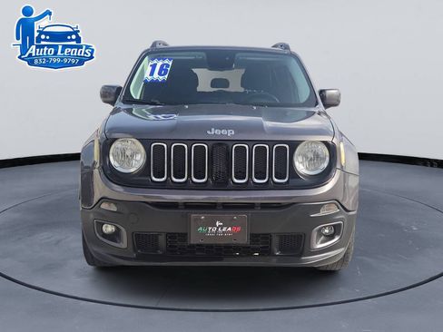 Used 2016 Jeep Renegade Latitude FWD image 4