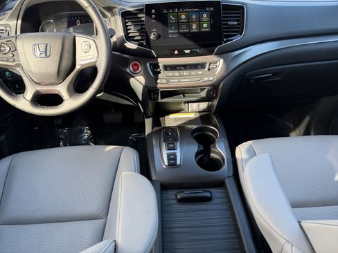 Used 2023 Honda Passport EX-L image 4