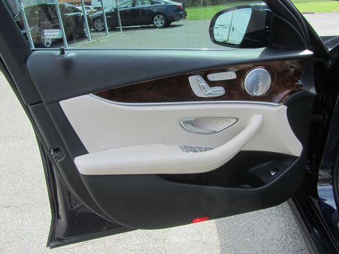 Used 2017 Mercedes-Benz E 300 image 18