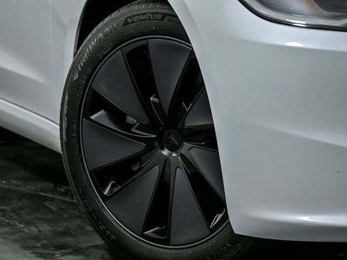 Used 2025 Tesla Model 3 Long Range image 3