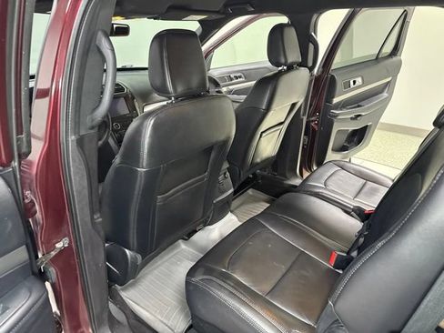 Used 2018 Ford Explorer XLT w/ Equipment Group 202A AWD/4WD image 24