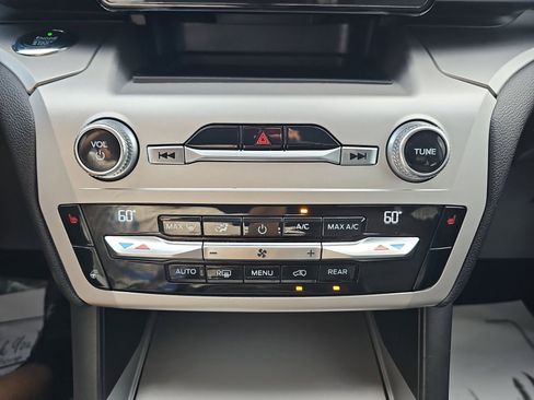 Used 2021 Ford Explorer XLT w/ Equipment Group 202A image 26