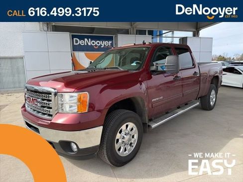 Used 2014 GMC Sierra 2500 SLE w/ SLE Preferred Package AWD/4WD image 1