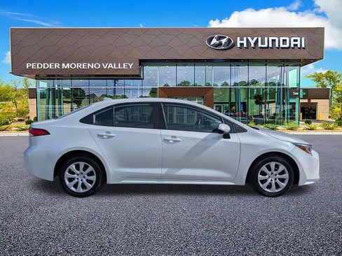 Used 2024 Toyota Corolla LE image 3